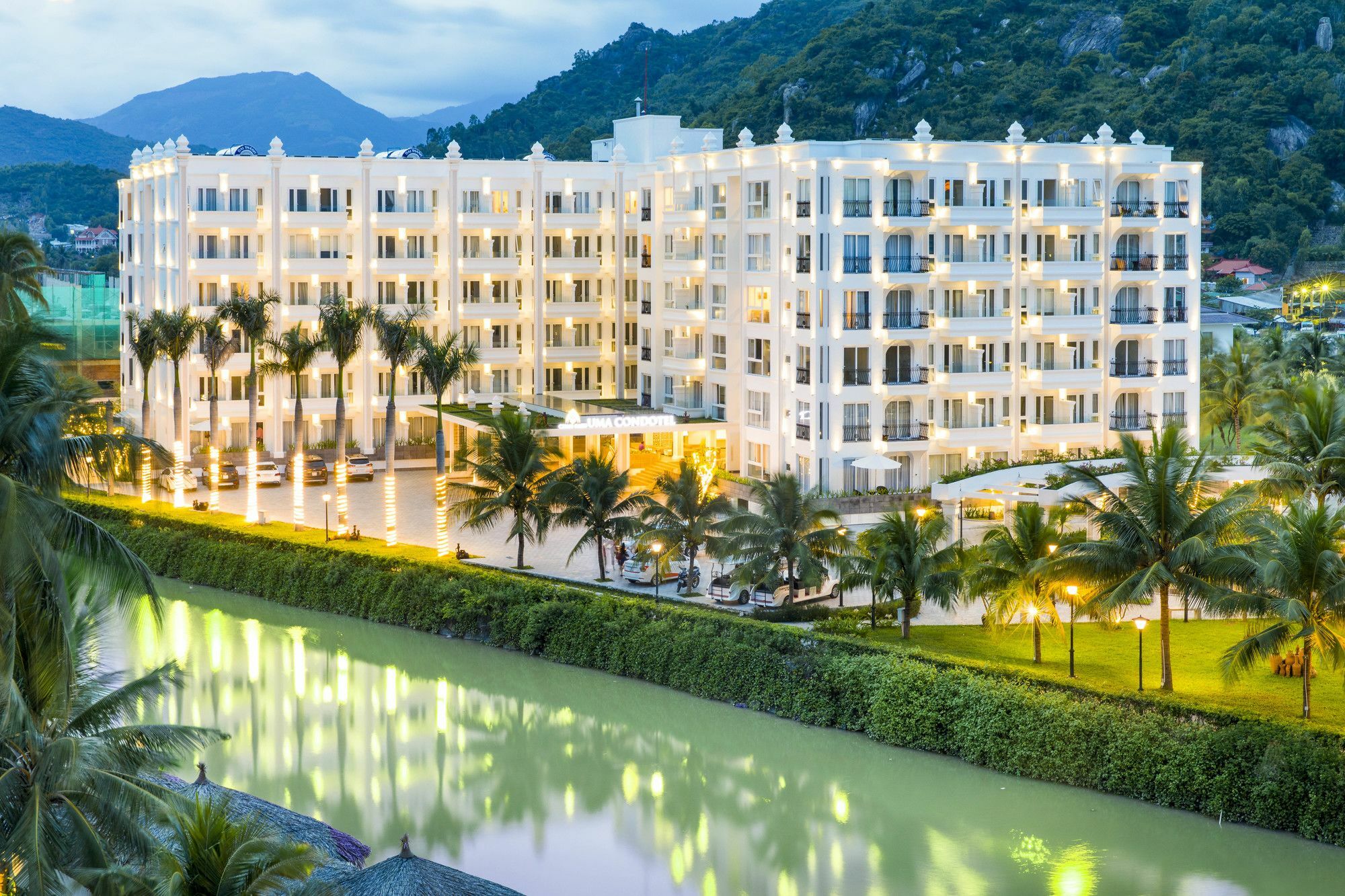 Cham Oasis Nha Trang Resort Condotel Esterno foto