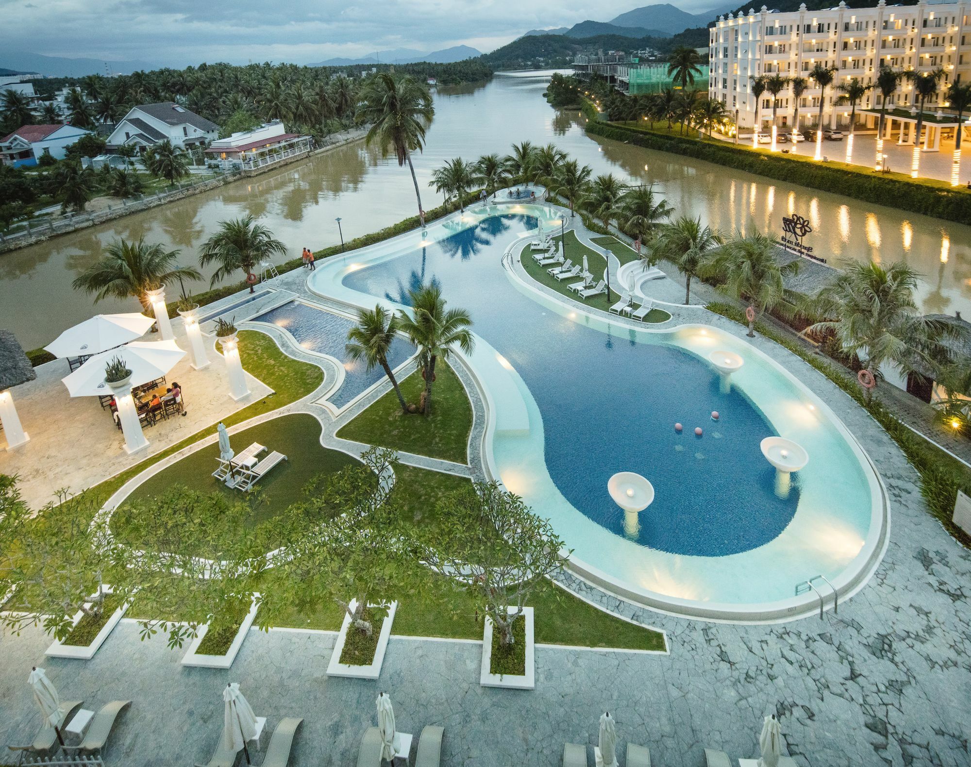 Cham Oasis Nha Trang Resort Condotel Esterno foto